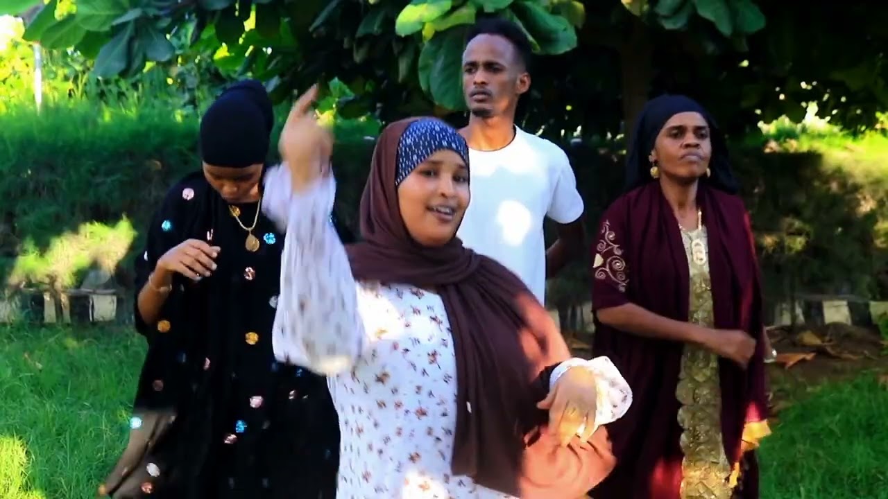 HEESTII LAFTAGAREEN IYO RAXMO RUUN