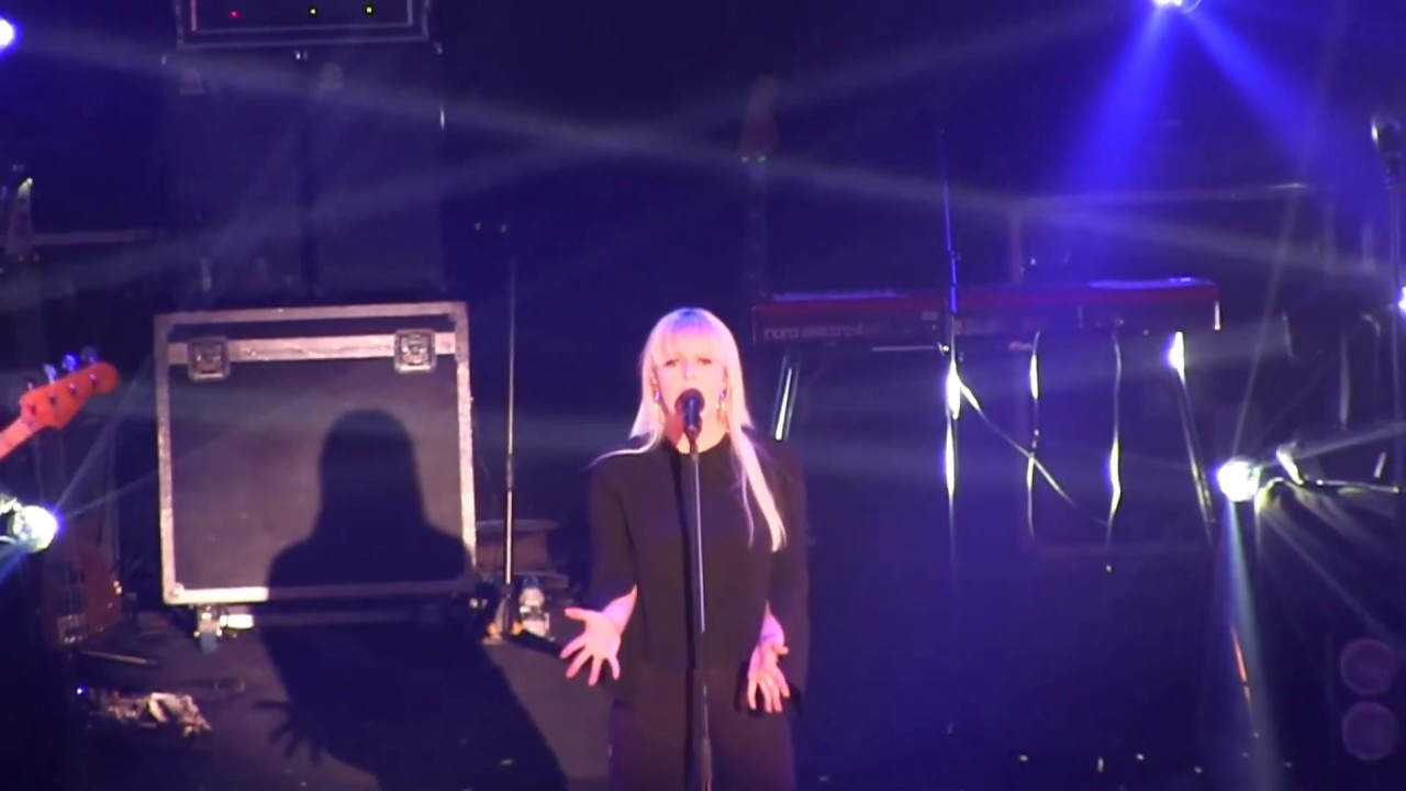 Jess Harwood (w/ The Classic Rock Show) - Alone