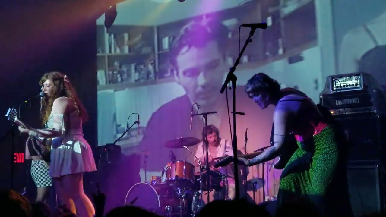 Dazey and the Scouts live in 2022, at Elsewhere (The Hall) - Wet (Live)