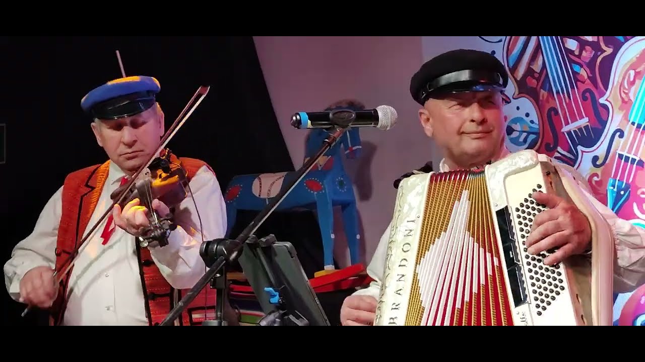 SKARYSZEW - Kapela BURSÓW wspaniale promuje Ludową MUZYKĘ