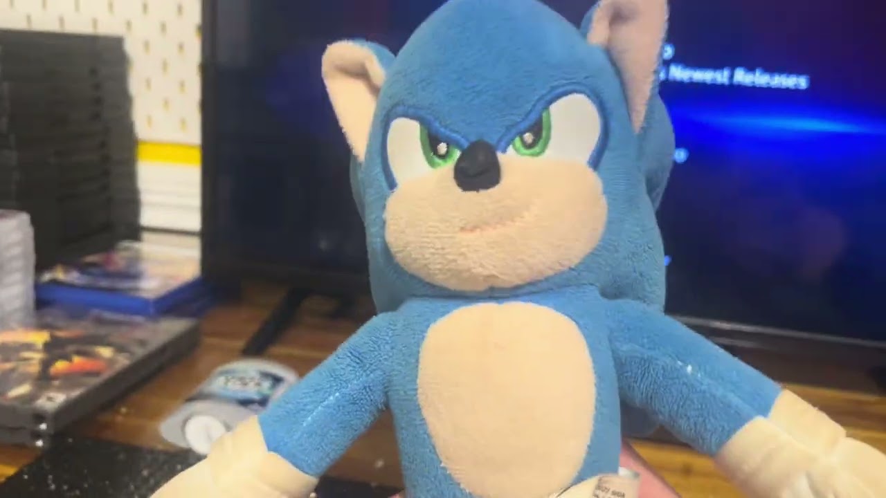 Movie Sonic Watches A Paramount Pictures Logo And It Scares Him Away.