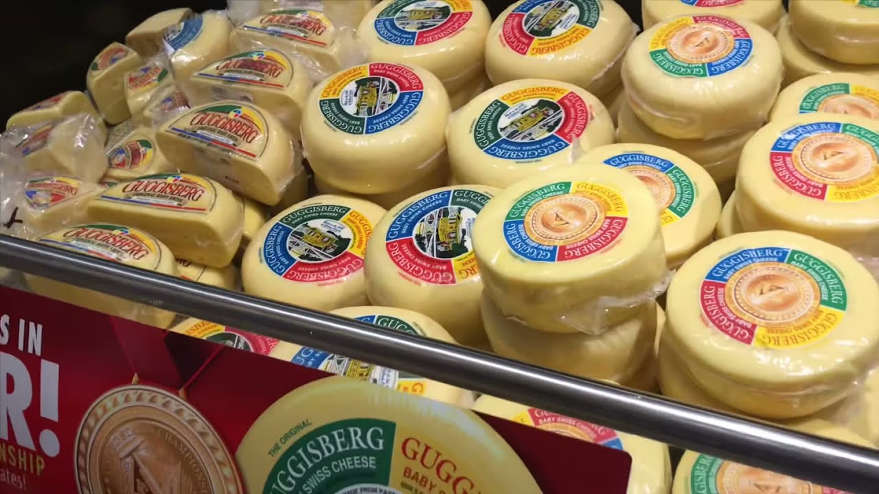 Explore Ohio : Amish County Ohio | Guggisberg Cheese | Travel Blogger