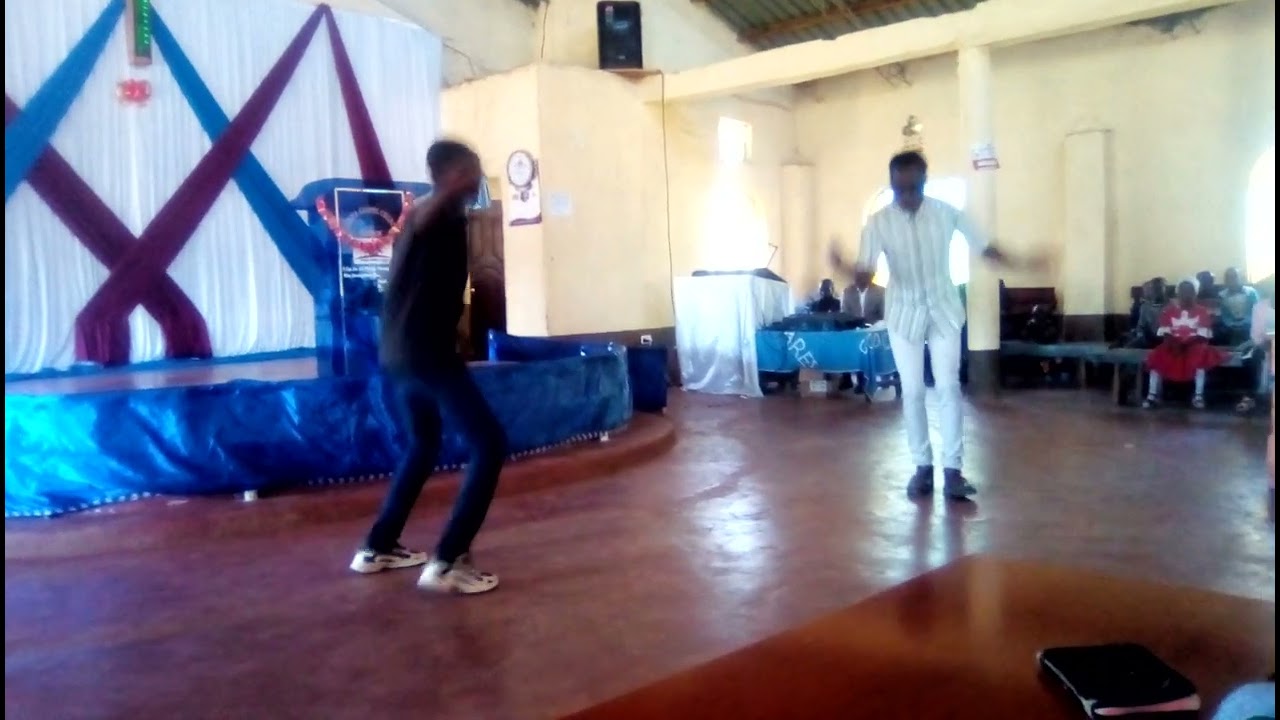 See how praise Dominic Kenya moved the people in the church in Nakuru , subscribe, comment and share