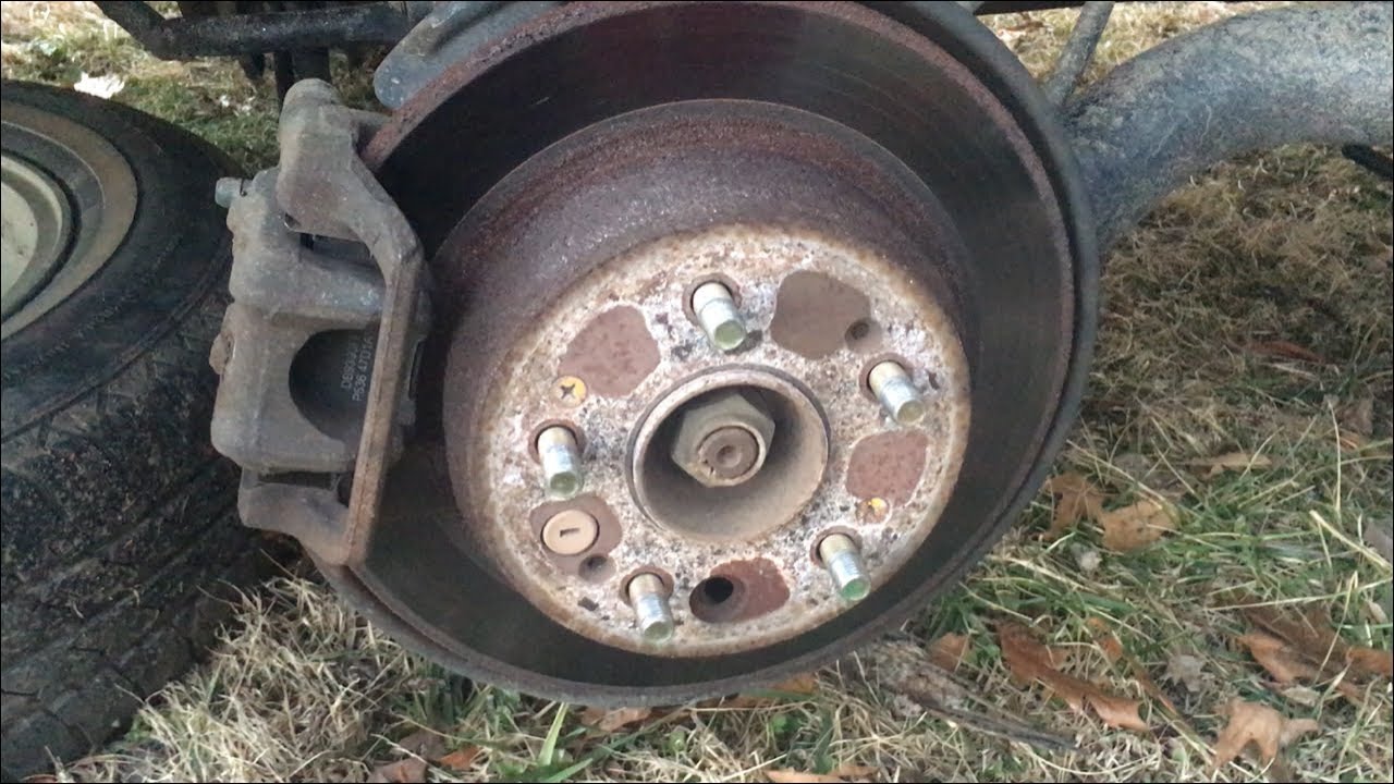 Honda CRV How to replace Brake Caliper 2004 - How to remove Brake Caliper