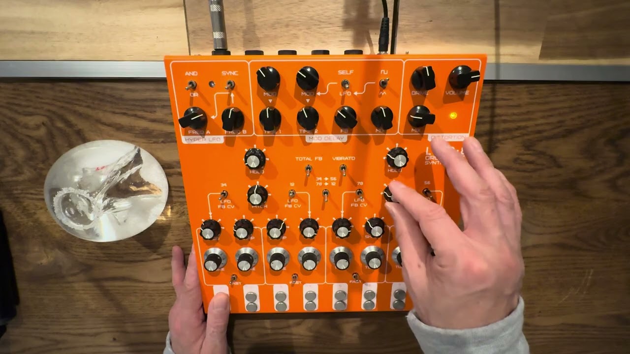 SOMA Laboratory LYRA-8. Organismic Synthesizer