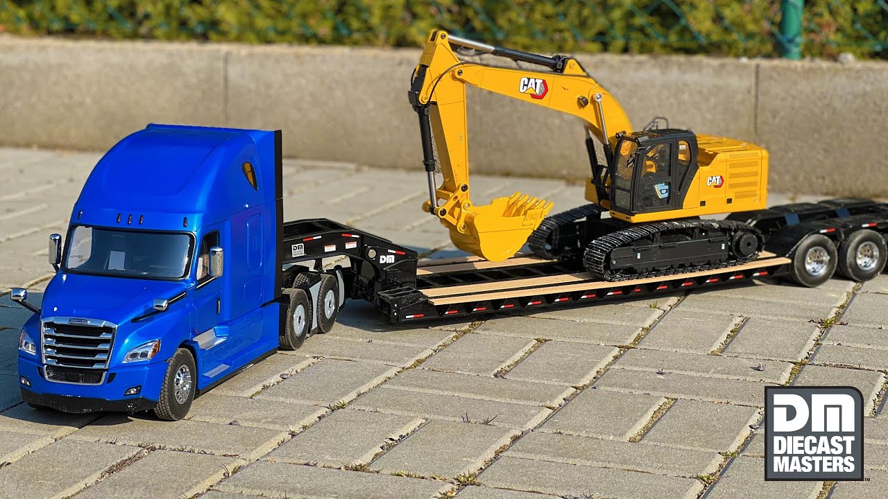 Diecast Masters 1:16 RC Lowboy Trailer for Radio-Control Tractor