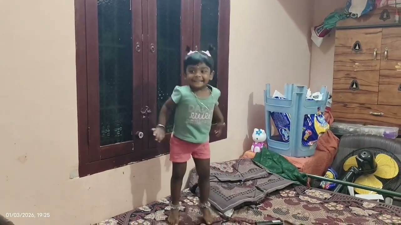 It's a selfie time. Sina Happy mode activated. #sinamika #valar #yuvaraj #funnyvideos