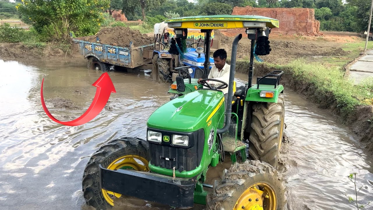 John Deere 5210 4wd Tractor pulling by Sonalika Tractor Badly Stuck in Mud Full trolley 