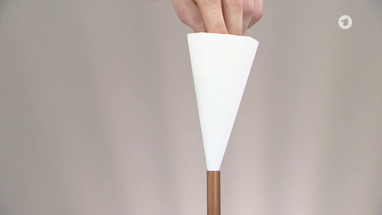 Was ist hilfreich, um ein Rohr per Hand rund zu biegen, ohne dass es knickt?
