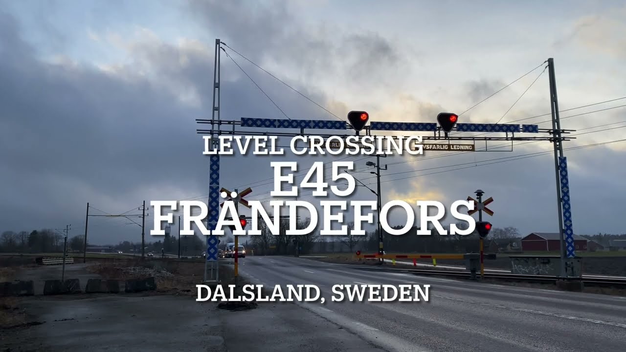 | Järnvägsövergång // Level Crossing | E45, Frändefors | Dalsland [Sweden] |