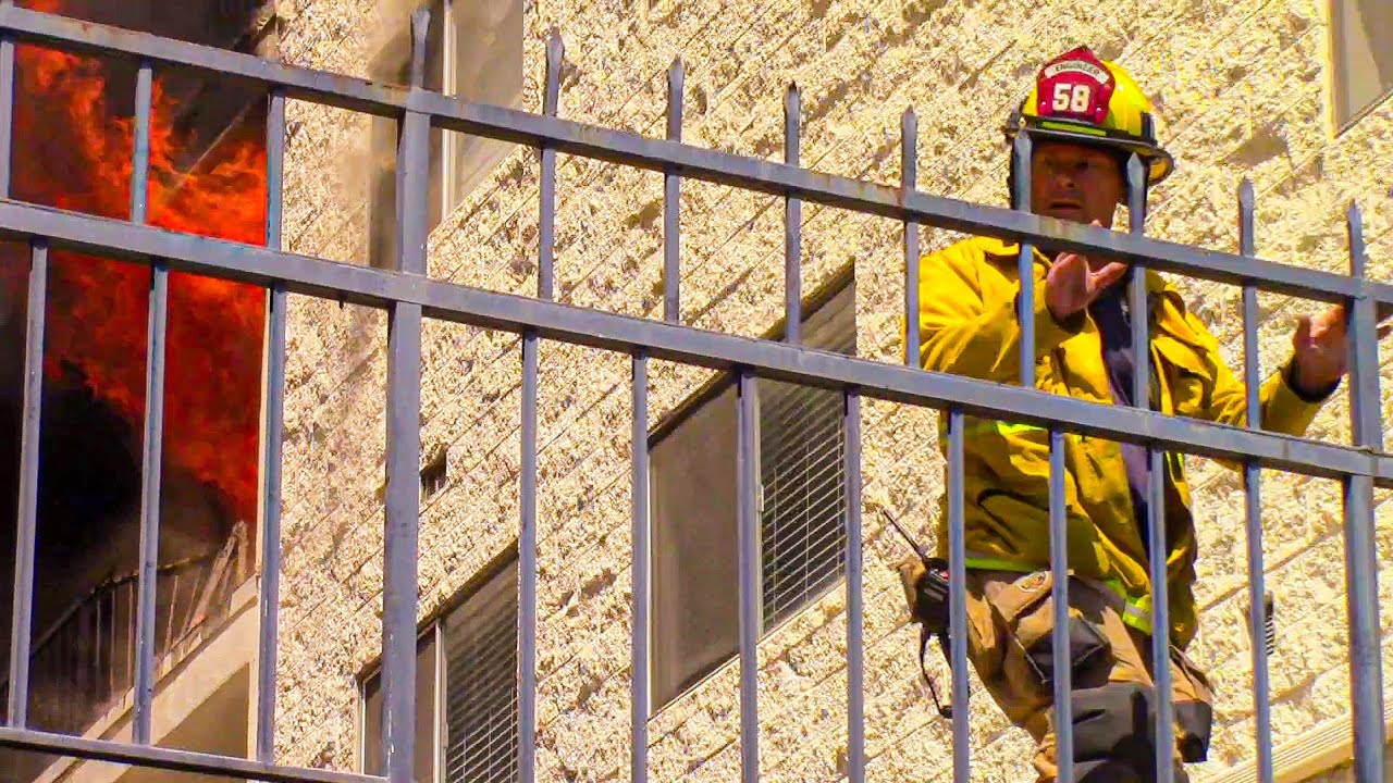 *Early Arrival* LAFD Greater Alarm Apartment Fire: FS58 (Pico-Robertson)