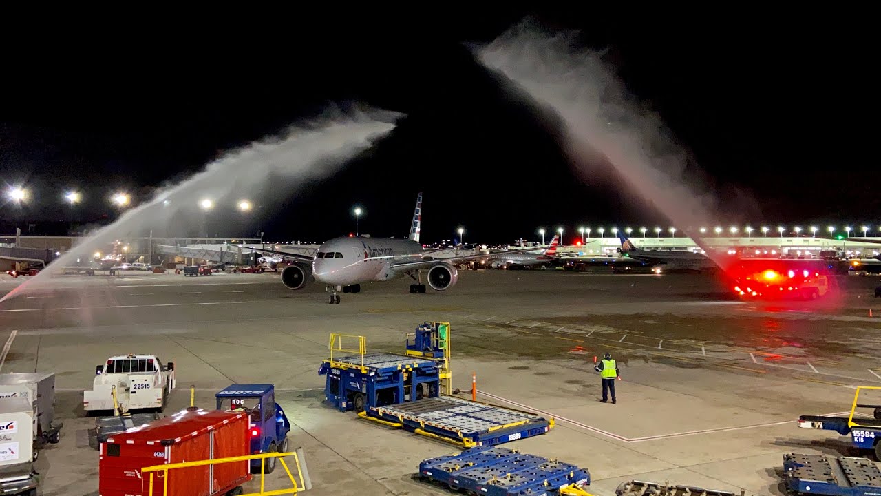 (4K) Water Cannon Salute for a Retiring American Airlines Boeing 787 Captain