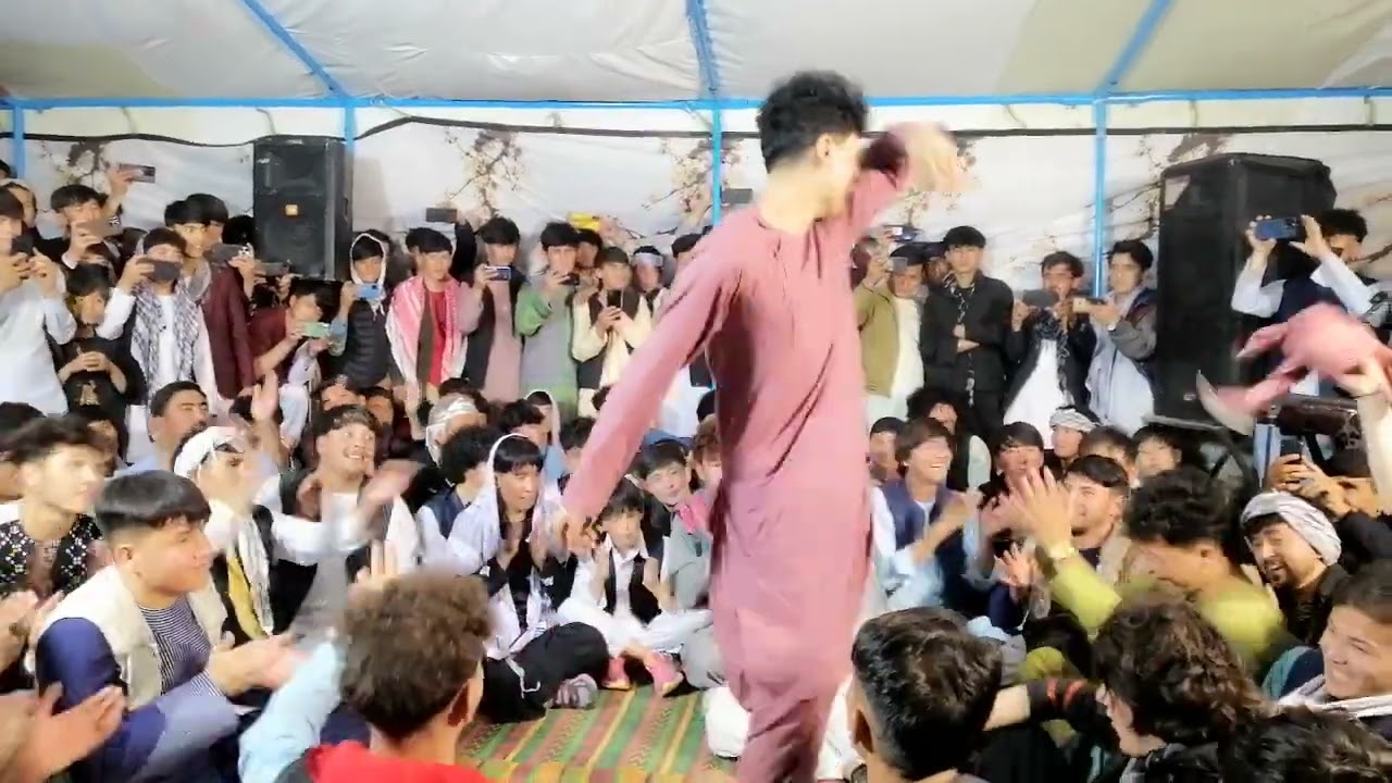 رقص زیبا از بچای حوتقول جاغوری (مهدی جان) New afghan weeding dance 2024