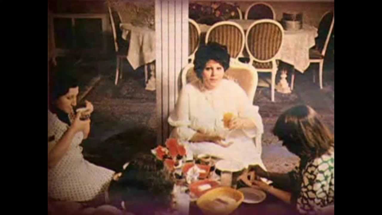 ترانه امشب شب مهتابه از خانم هایده