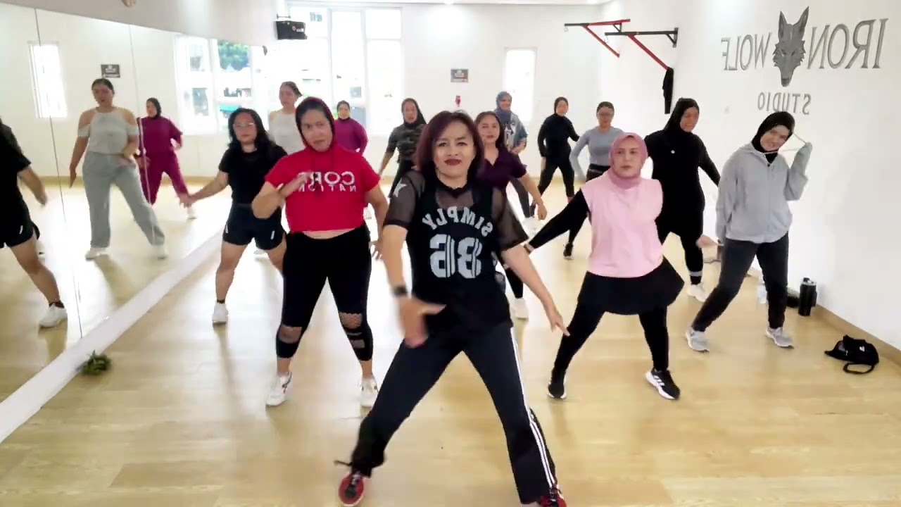 Fire Waist || Choreo by @dskillzstudio6429 || ZUMBA
