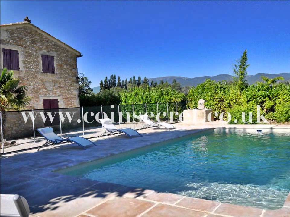 In Valr&eacute;as, holiday rental in the countryside with shared pool.  Sleeps 4