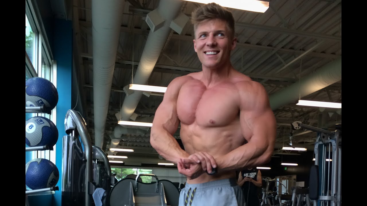 4 TIPS FOR A BIGGER CHEST