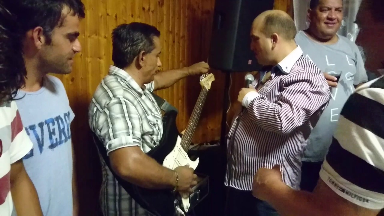 Csóré Béla-Ez a lány&Úszik a kis hajó