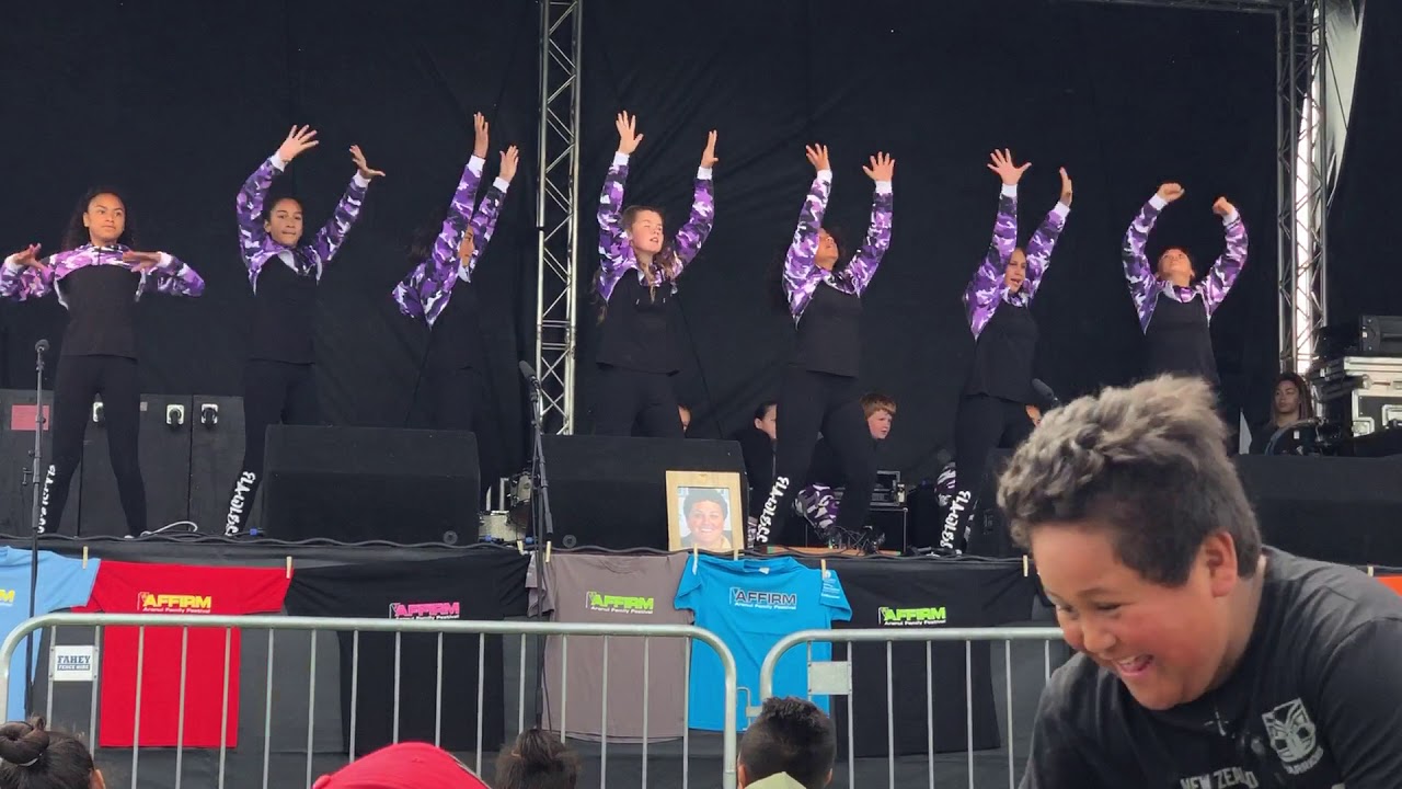 Te Waka Unua School's Hip Hop Crews (AFFIRM17)
