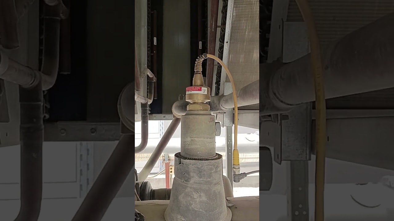TRANE chiller 134a screw Compressor #preventivemaintenance #hvaclife #youtubevideo
