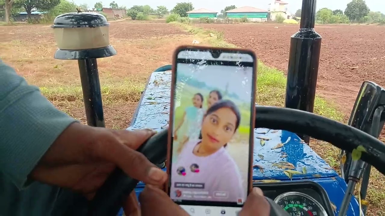 ट्रैक्टर की ताकत परफॉर्मेंस चेक कर रही है ताजी बारिश