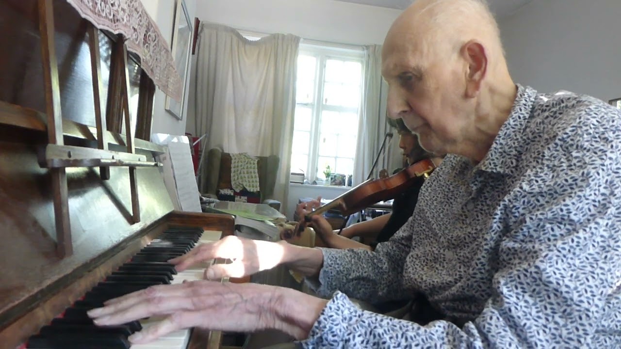 Fancy Our Meeting - 96歳 96 year old piano violin  Social Bubble Jazz ソーシャルバブルジャズ