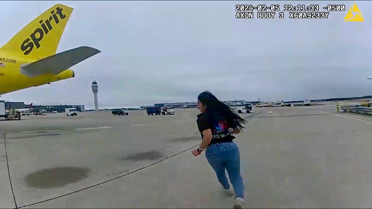 Woman Runs Between Active Planes To Escape Arrest, Ends Terribly