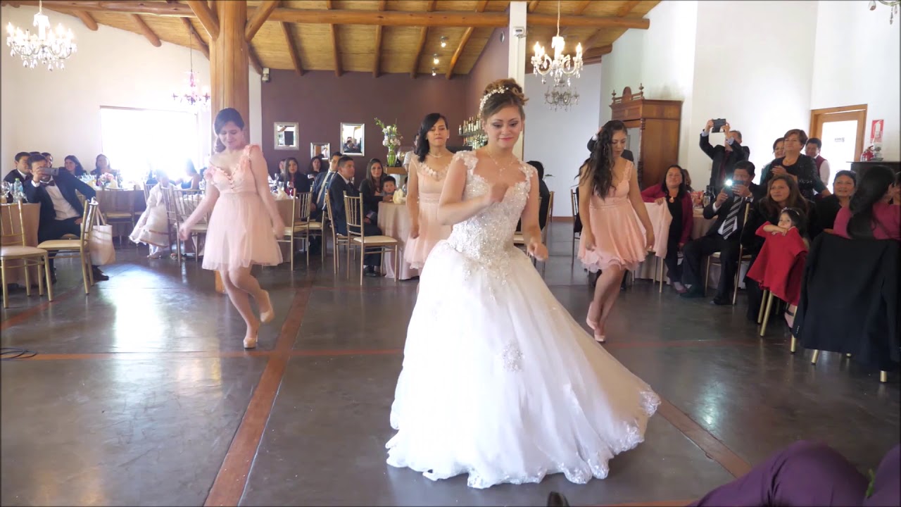 Matrimonio baile sorpresa novia y damas