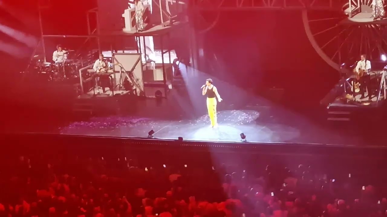 MIKA - Elle Me Dit / (Live at Forest National, Brussels, Belgium - 21/02/2026)