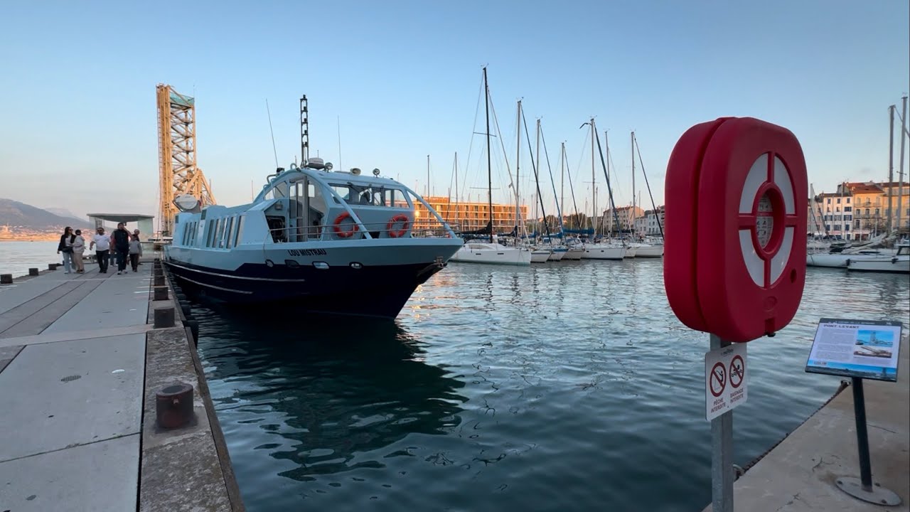 Réseau Mistral : Voyage en bateau-bus, Ligne 8M entre Toulon et La Seyne-sur-Mer (Rade de Toulon)