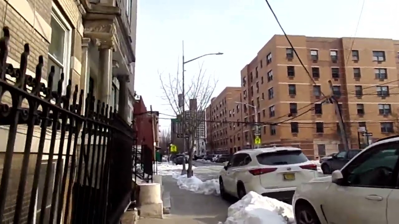 102 1243A WINDY AND VERY COLD DAY IN THE BRONX, NEW YORK (2026)