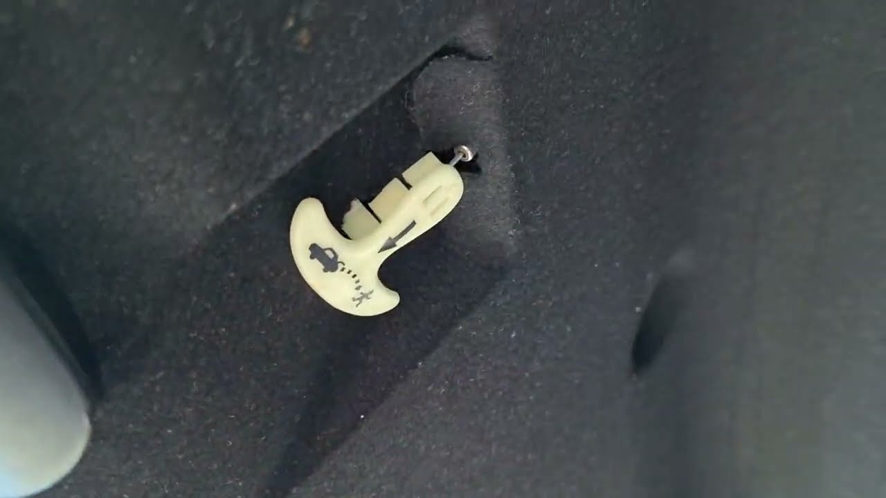 2010-2015 Chevy Cruze trunk won&rsquo;t open