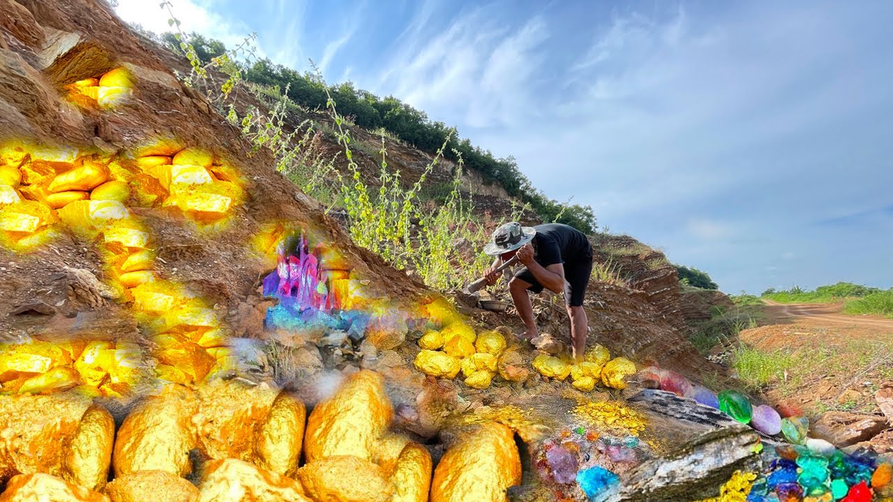 Amazing finding gold! gold hunter found a lot of gold treasure near river at mountain