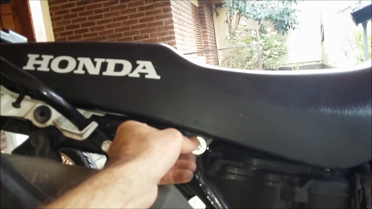Honda XR 150L - Cambio de Filtro de Aire