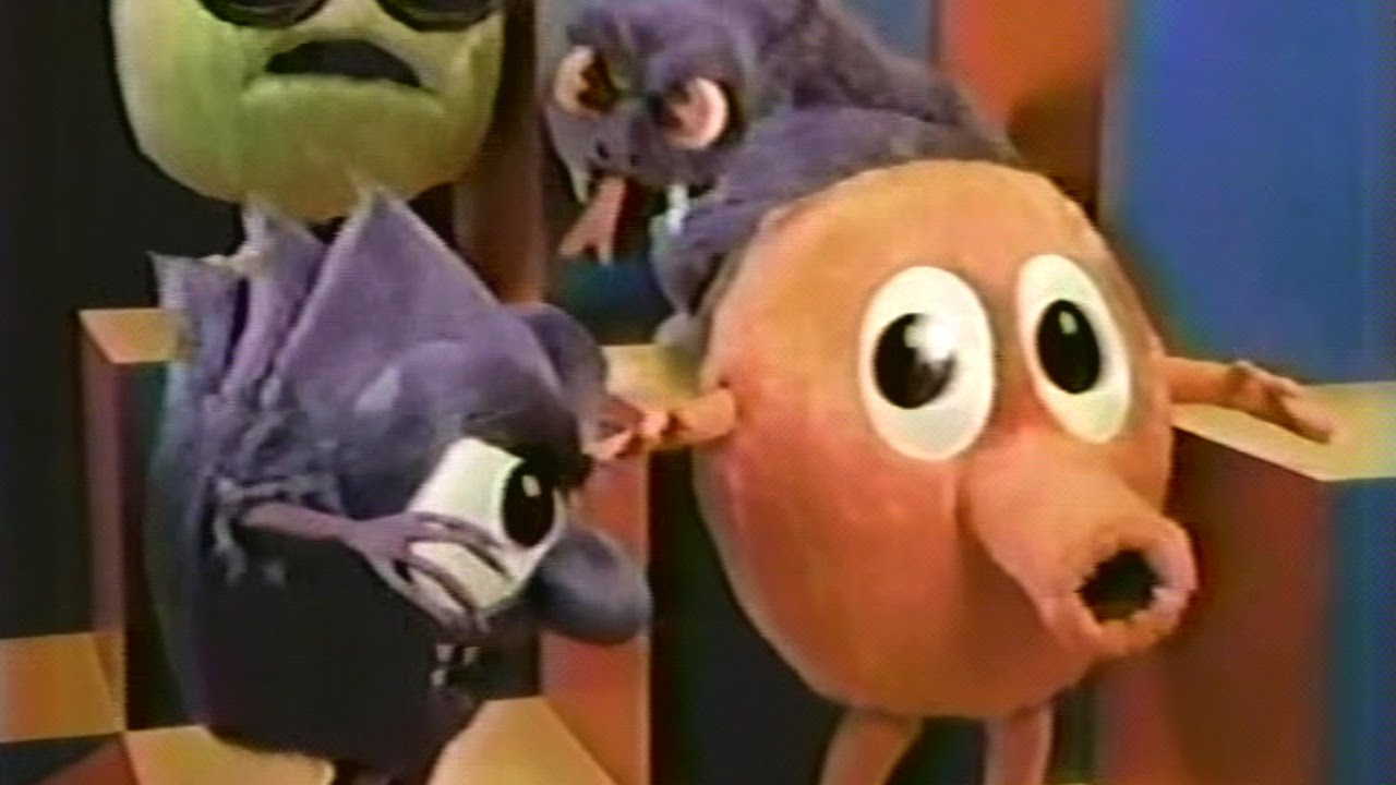 Q*Bert Board Game commercial (1983)