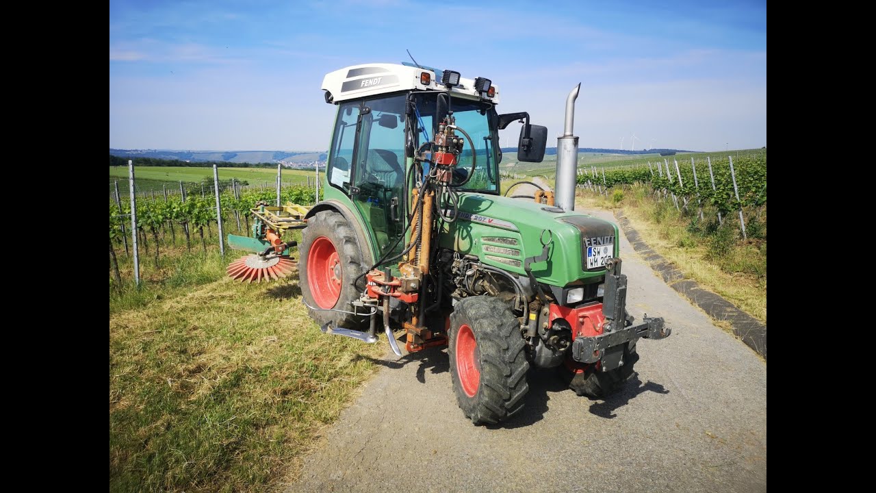 Stockräumer und Fingerhacke an Fendt 207v im Weinbau | Mechanische Unkrautbekämpfung [Weinbau]