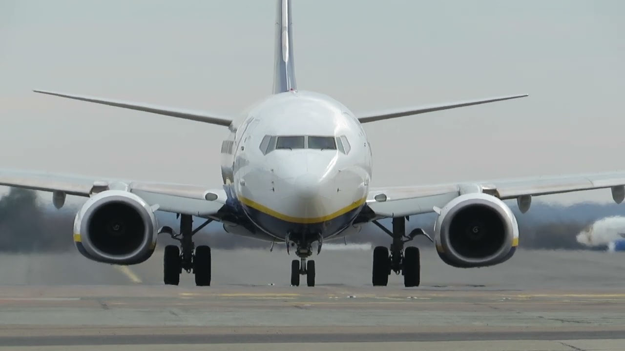 Ryanair 737 Engine Start