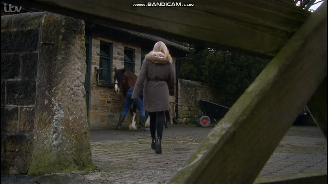Eden Taylor-Draper (Belle Dingle) - Black Tights - 10/4/20