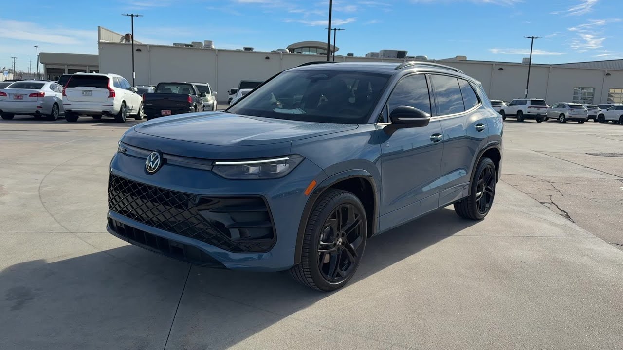 2026 Volkswagen Tiguan SE R-Line Black | Don Thornton Volkswagen of Tulsa