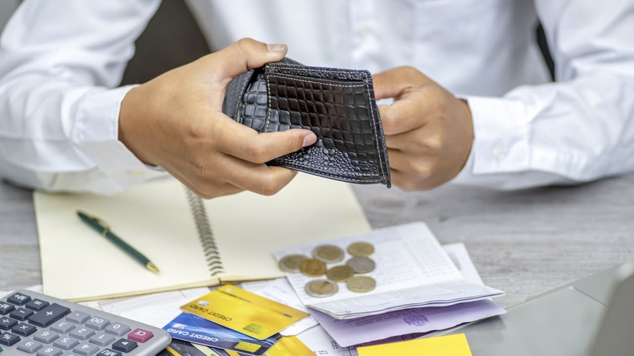 'Pressure is increasing' for big banks to drop overdrafts fees: Analyst
