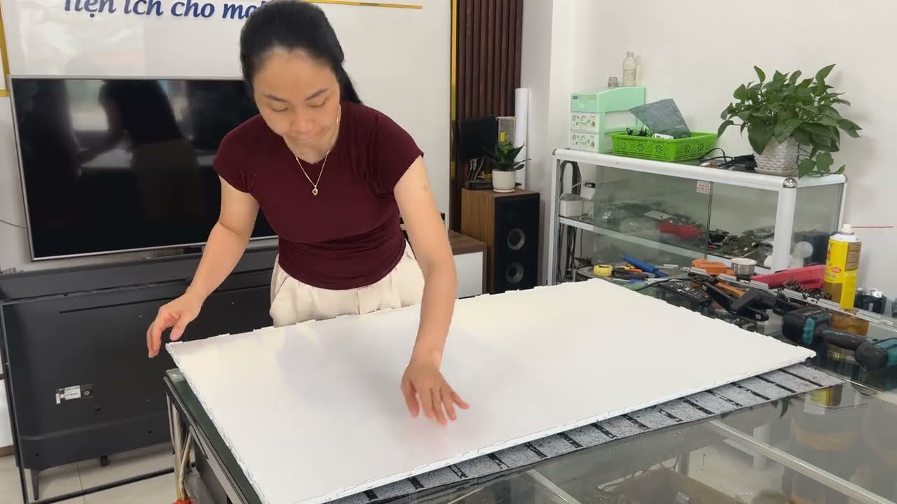 Samsung TV LED Strip Replacement | Girl Fixes Dark Screen Problem