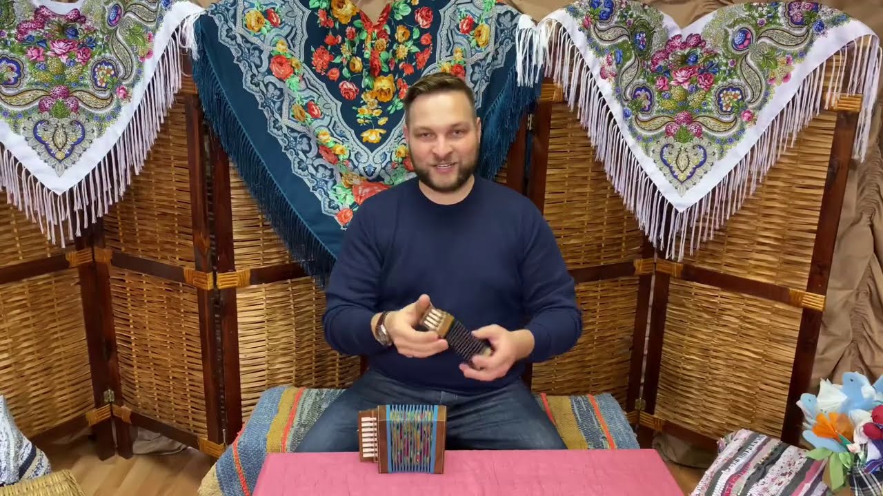 Самые маленькие гармошки в Мире называются Черепашки. Пронзают своим звуком насквозь.