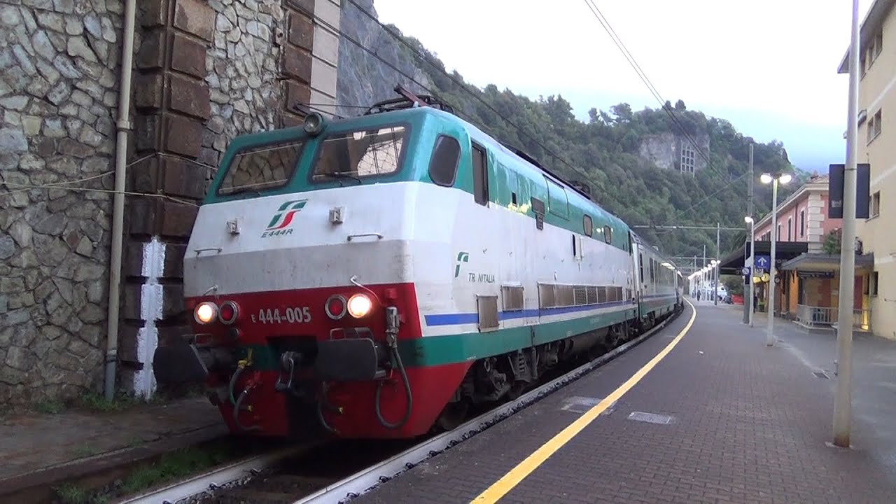 Treni mattutini a Monterosso (PARTE 1)