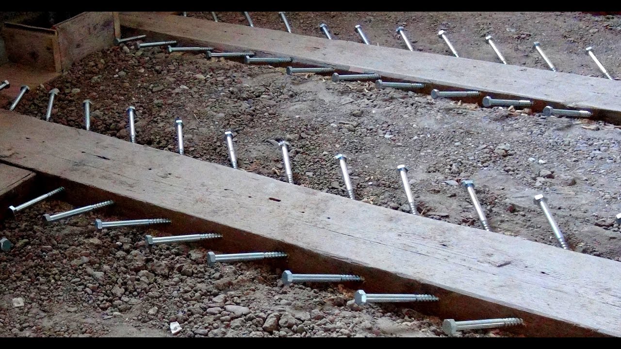 Holz - Beton - Verbundtragwerk Teil 1: Holzbalkendecke einebnen, Schwingungen entfernen