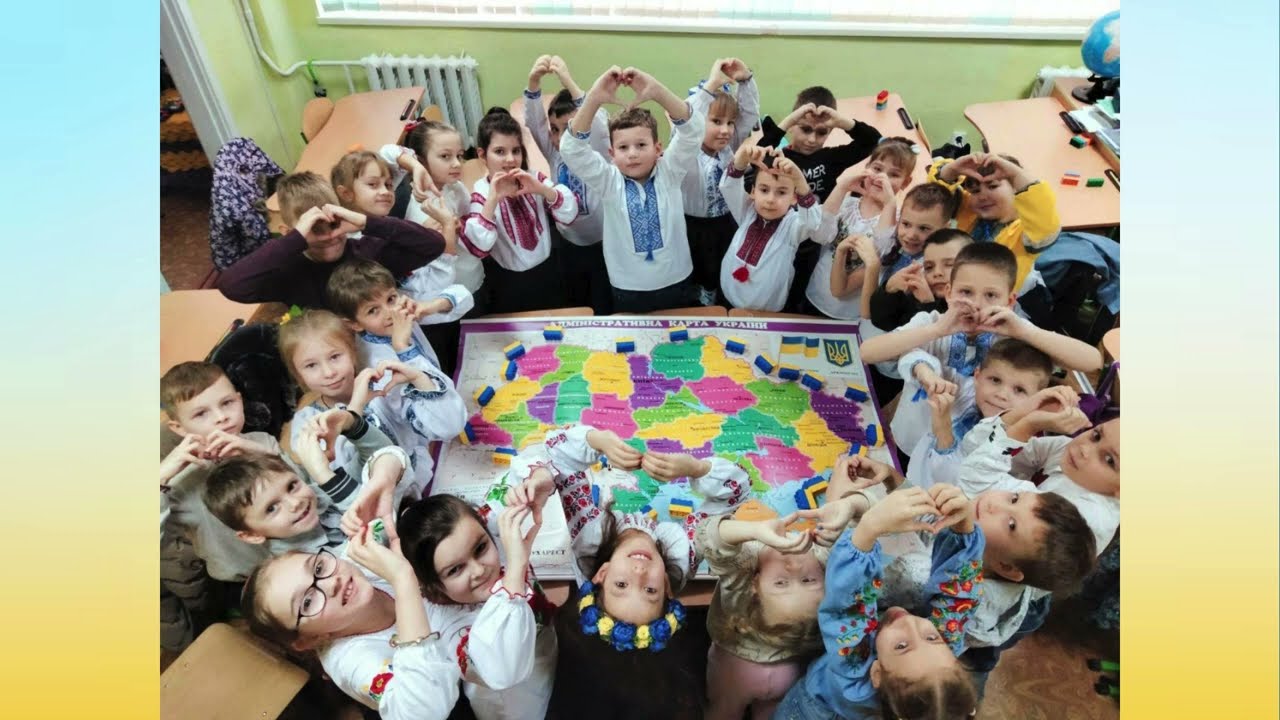 Чернігівська гімназія №11 вітає з Днем Незалежності України!