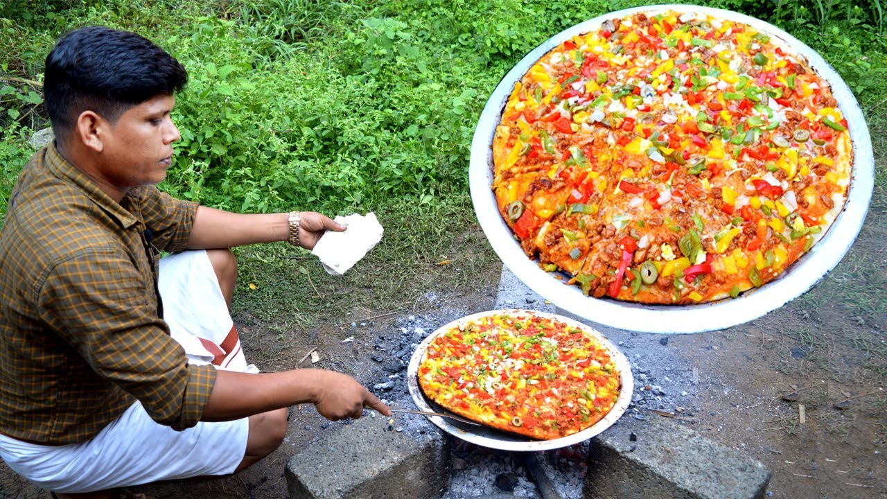 പിസ്സ വീട്ടിൽ തന്നെ ഉണ്ടാക്കാം!!! How To Make Chicken Pizza Easily at Home