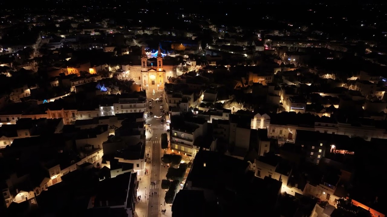Дрон търси трули в тъмното (Alberobello at the dark)