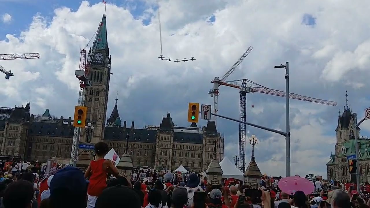 雪❄鸟🐦特技飞行队（加拿大皇家空军）Snowbirds Fly Show, 庆祝加拿大国庆！（80期 20250701）