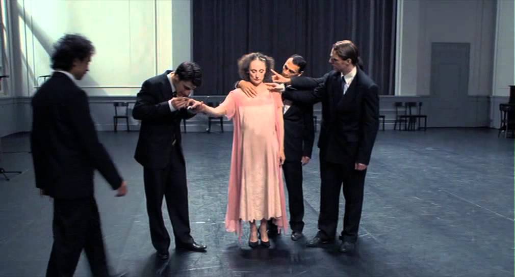 fin de Kontakhof - Pina Bausch - extrait du film 