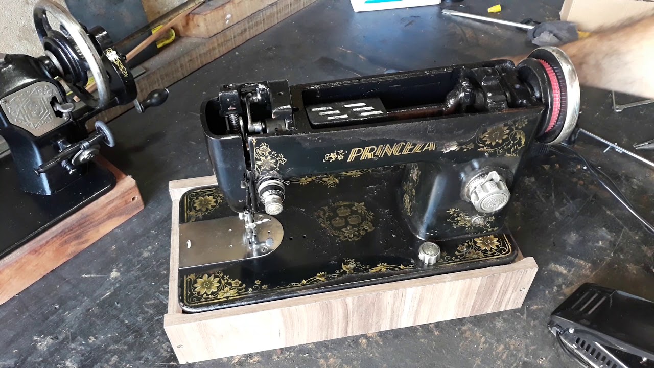 Máquina de costura antiga Princeza motor pedal